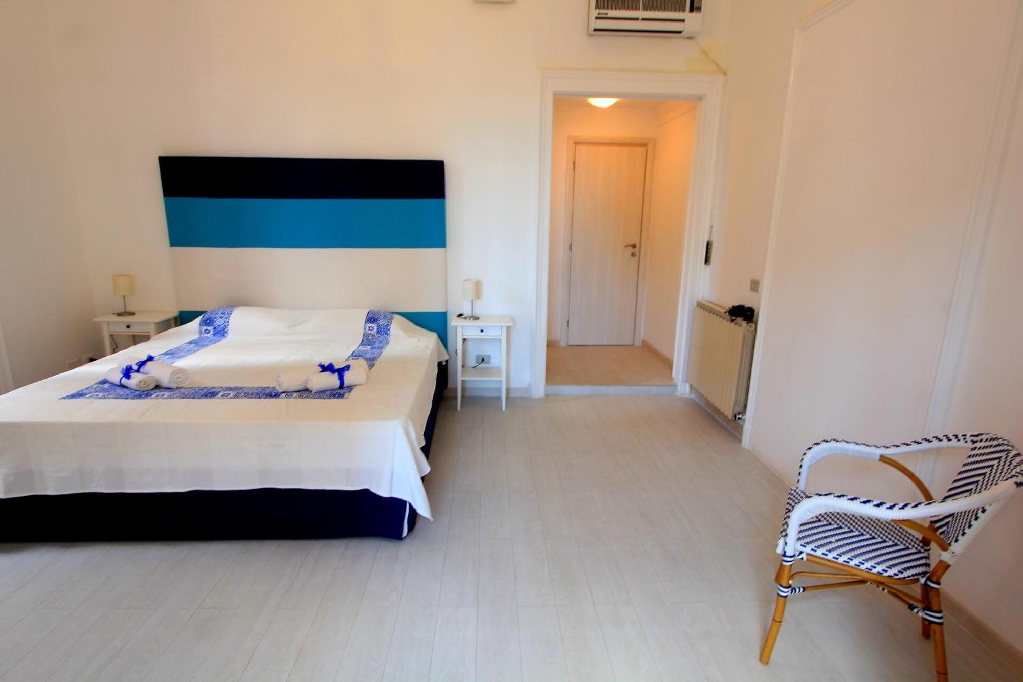 B&B Vitruvio Suites Формія Номер фото