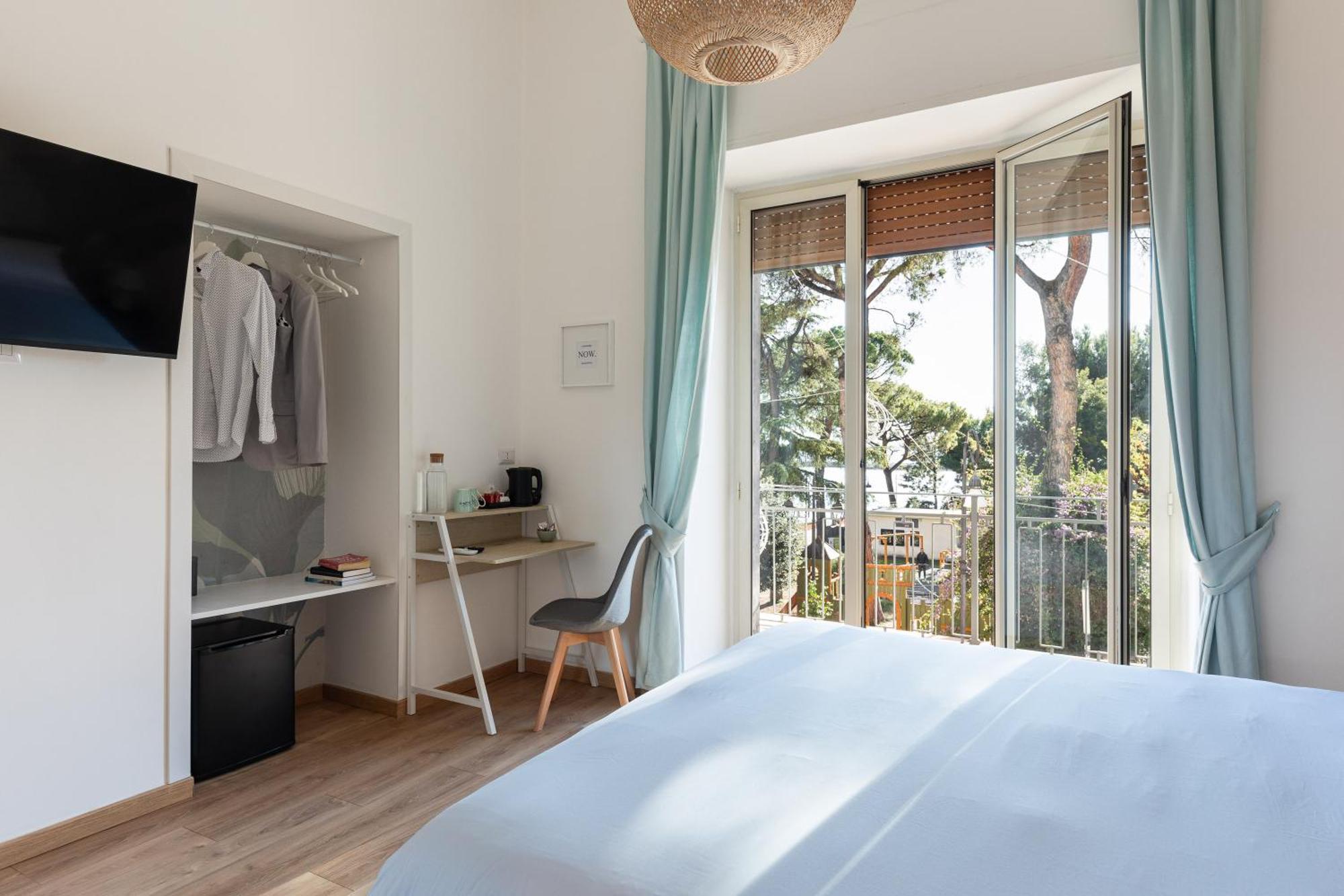 B&B Vitruvio Suites Формія Екстер'єр фото