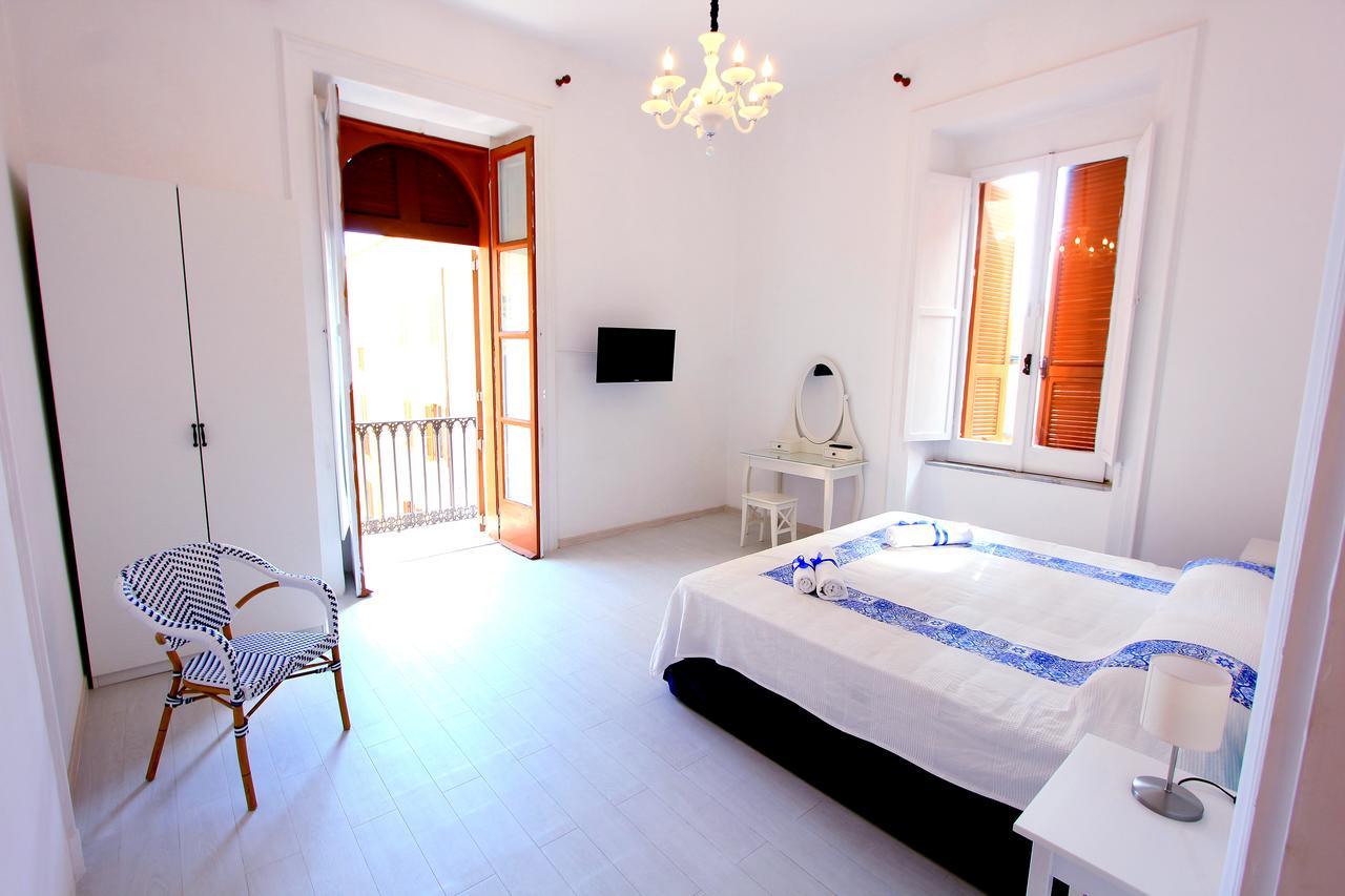 B&B Vitruvio Suites Формія Екстер'єр фото