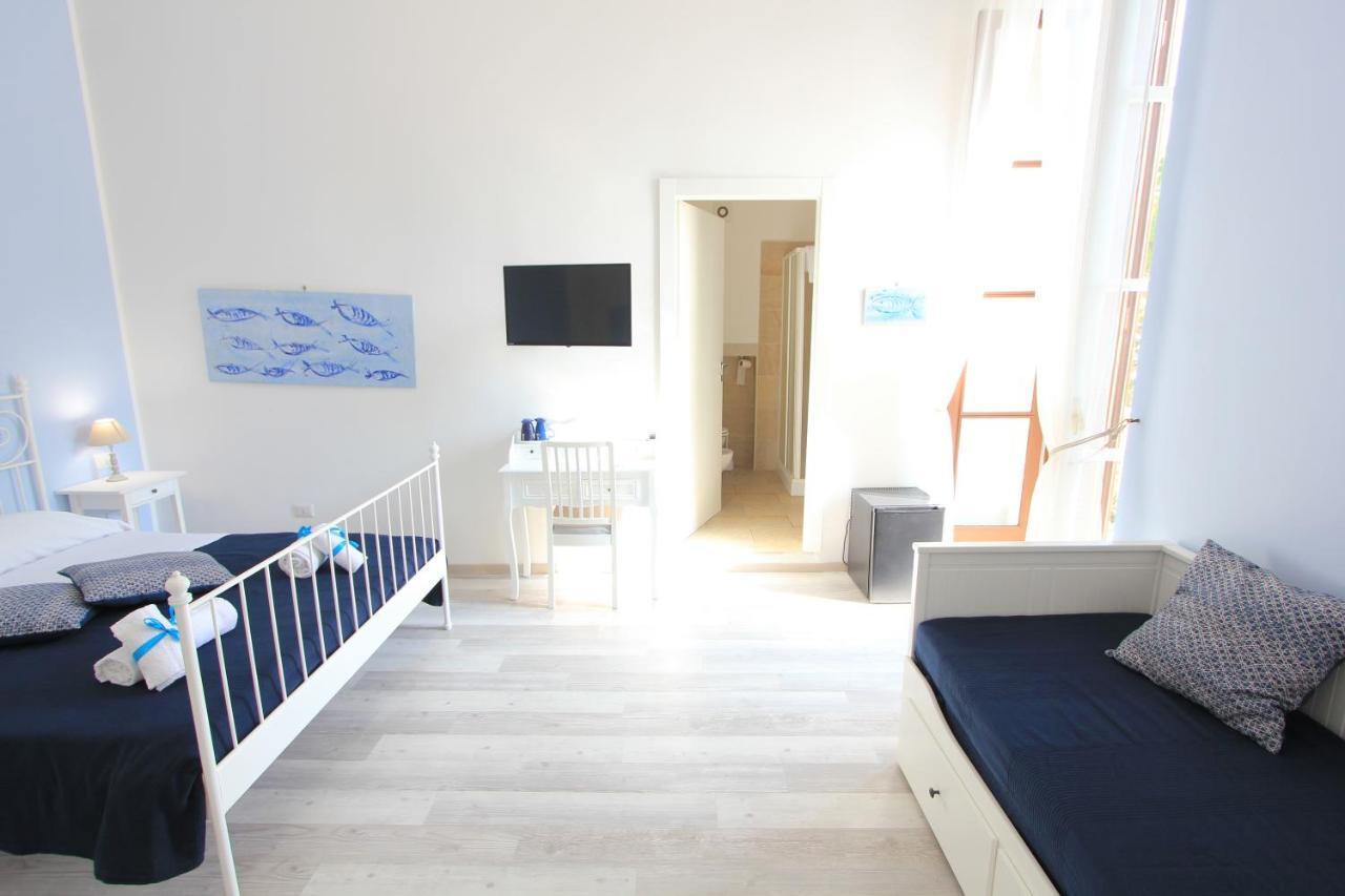 B&B Vitruvio Suites Формія Екстер'єр фото